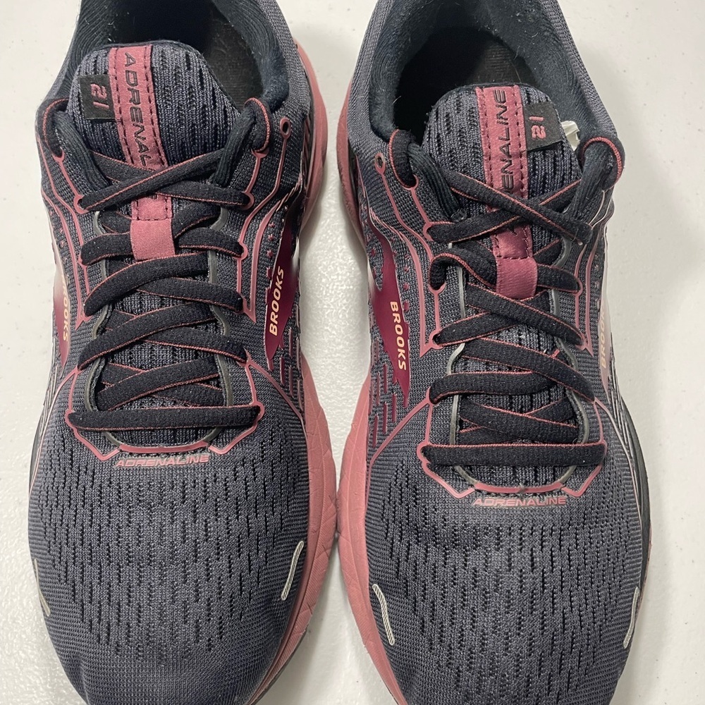 Brooks Women's Adrenaline Athletic Shoes -9.5 SB/00